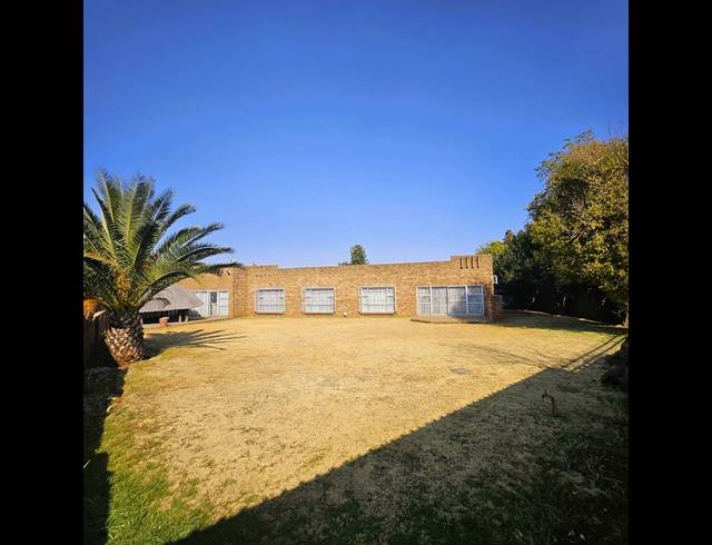 3 BEDROOM HOUSE FOR SALE IN VANDERBIJLPARK SE 3